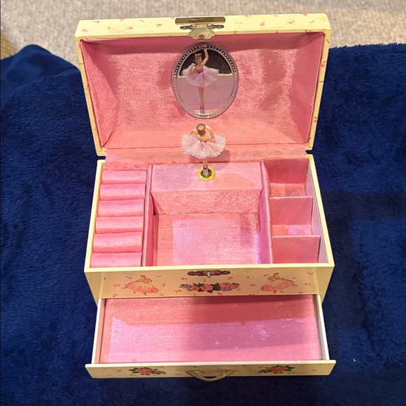 Jewelry Box - Picture 3 of 3